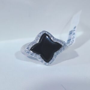 Elegant Black and Silver Star Ring